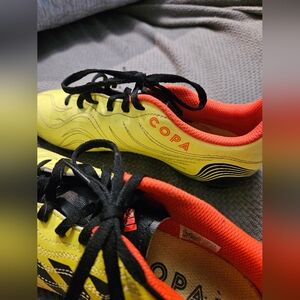 Boys size 5 Adidas Soccer Cleats